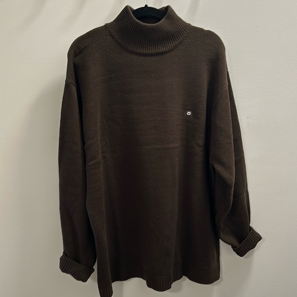 South Pole Authentic Collection turtle neck Sweater size XL
Brown knit